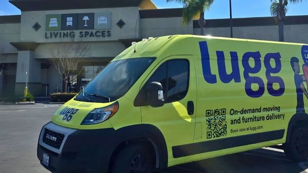 What is last mile delivery? A retailer's guide to the final step