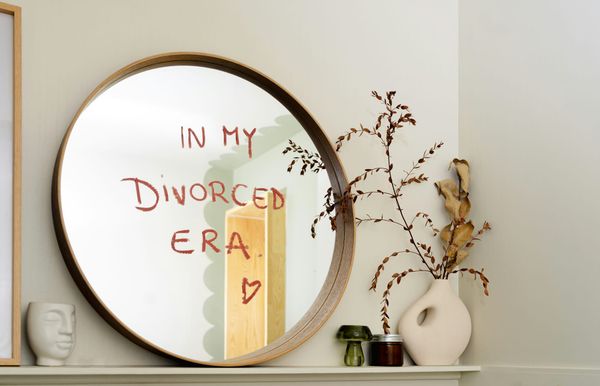Moving out after divorce: how to handle a split move with less stress