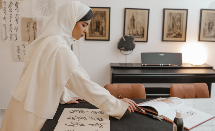 Noha Raheem Reimagines Arabic Calligraphy Through Japanese Kanji