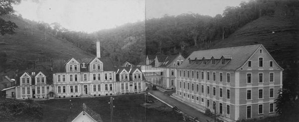 Fábrica da Cia. Hering em Blumenau, década de 1920. Foto: autor desconhecido / Wikimedia Commons (domínio público)