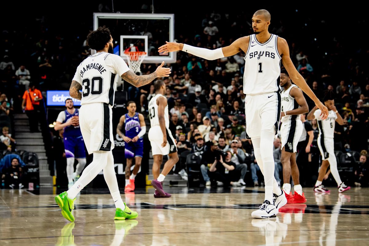 Spurs Take Control After Halftime, Defeat Jazz 123–110