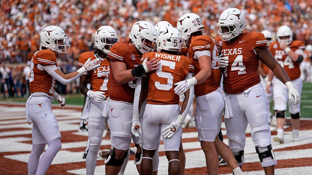 Takeaways: Manning Shines as No. 20 Texas Holds Off No. 9 Vanderbilt