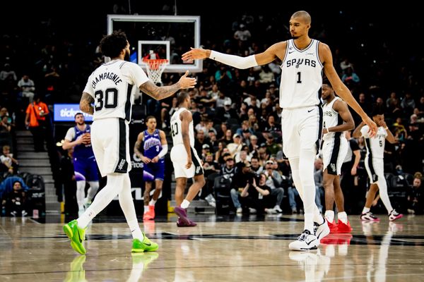 Spurs Take Control After Halftime, Defeat Jazz 123–110