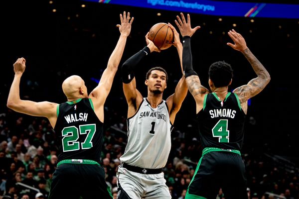 Wembanyama shines late as Spurs edge Celtics in Boston
