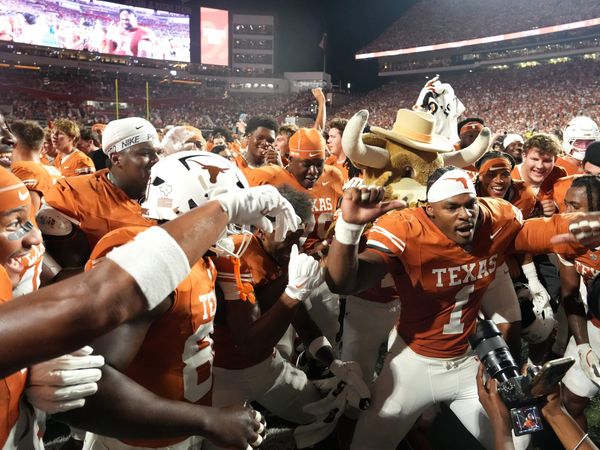 No. 4 Texas storms back to stun No. 1 Ohio State, 24-23
