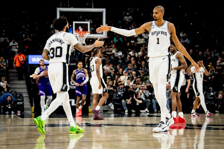 Spurs Take Control After Halftime, Defeat Jazz 123–110