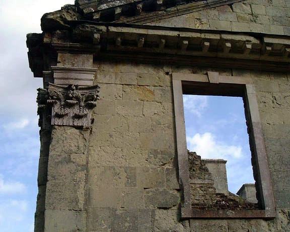 Photo image of window feature, Appuldurcombe House, Wroxall, Isle of Wight