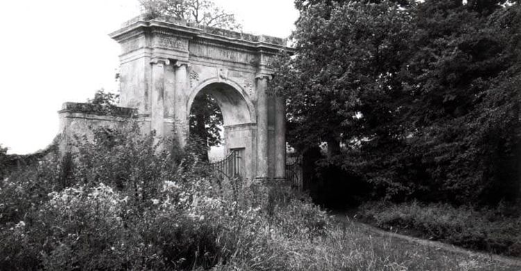 Photo image of The Freemantle Gate, Appuldurcombe House