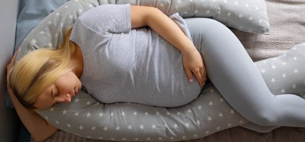 Manque de sommeil : pourquoi il devient critique pendant la grossesse et chez les soignants