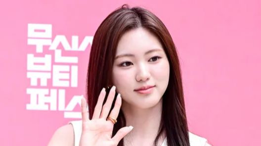 Kwon Eun-bin Bids Farewell to Cube Entertainment and Steps Away from Spotlight