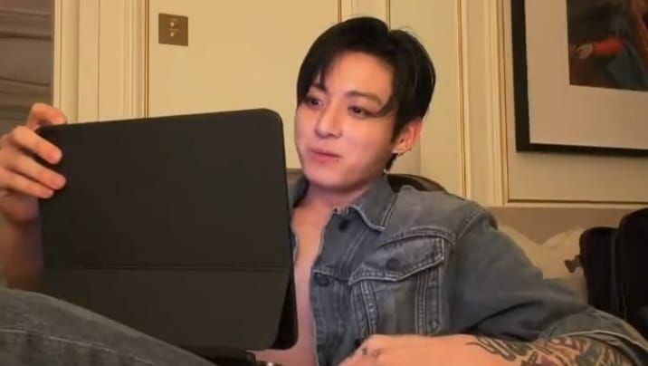 Jungkook Playful Hour-Long Weverse Live from a Madrid Hotel Suite Delights Global ARMY