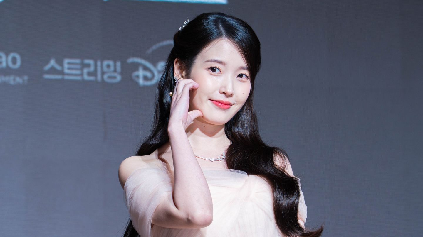 IU Addresses Acting Criticism for '21st Century Grand Prince's Wife: Vows Greater Responsibility