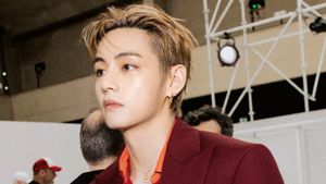 BTS’s V Turns Heads and Hearts at Celine’s Paris Menswear Moment
