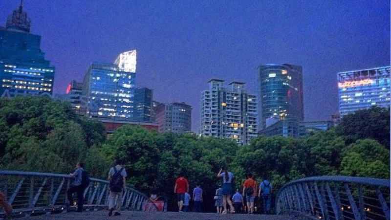 徒手蓋一座屬於自己的燈塔