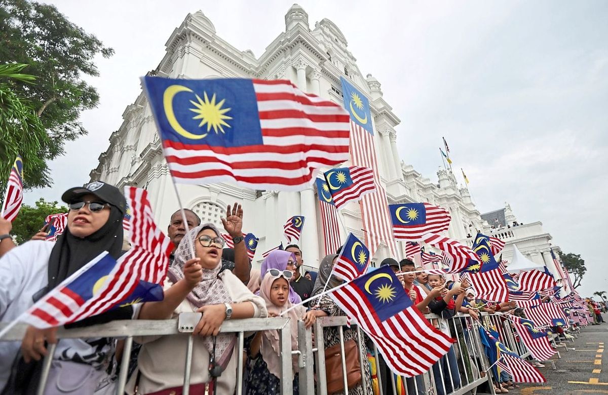 Minister Fahmi Praises 123 Firms for RM22 Million Contribution to 2025 National Day Festivities