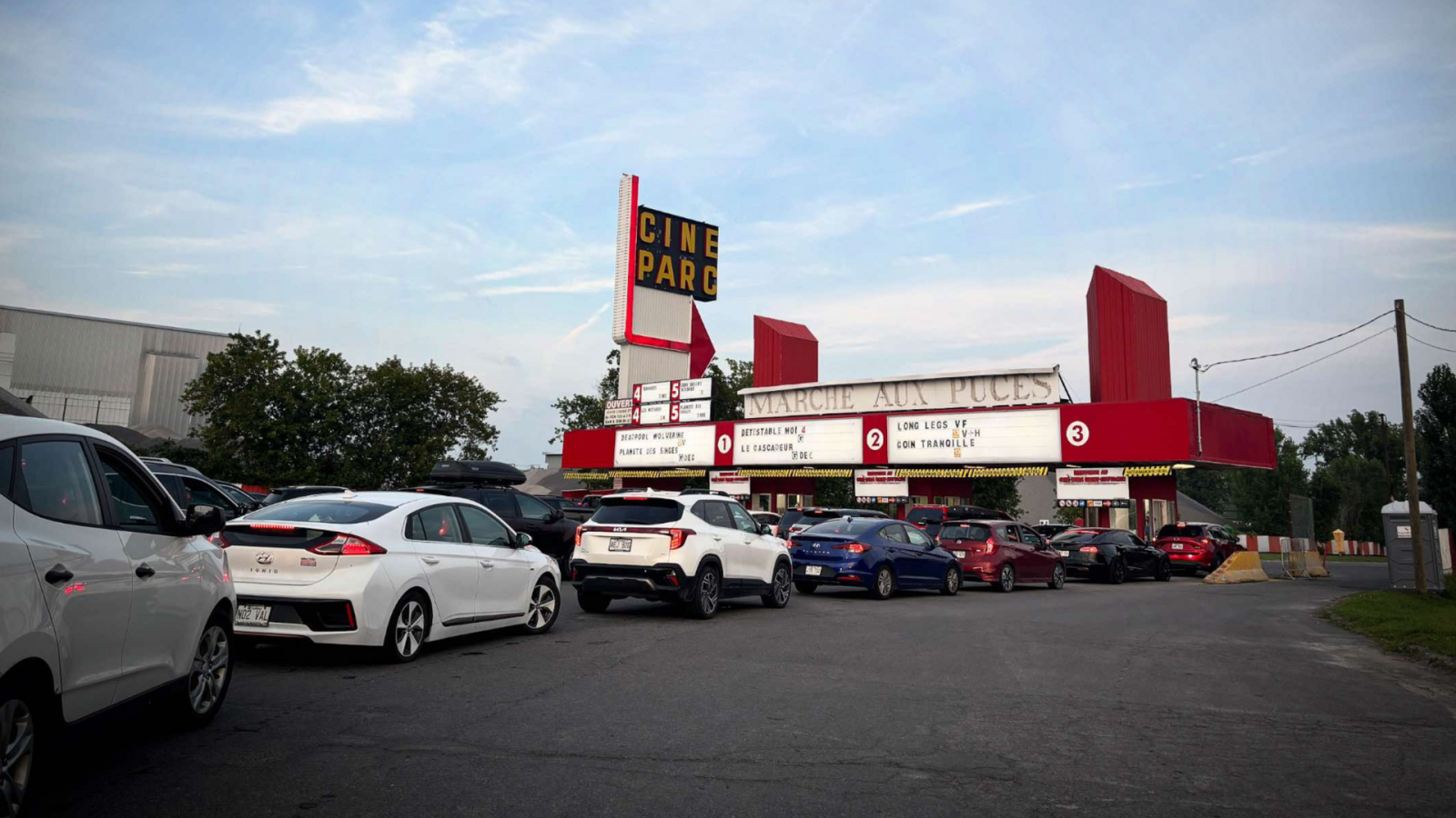 Drive-ins and outdoor movies: Holdouts of cinema culture