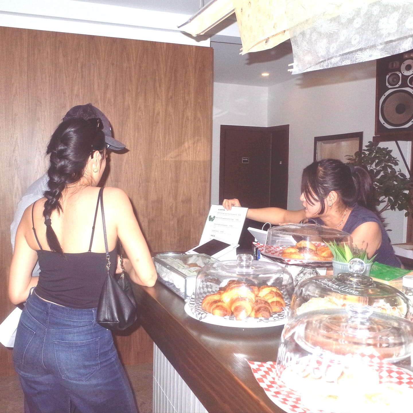 The Asian women run pop-up tea house @jinjin.montreal heads to @restaurantileflottante this weekend.