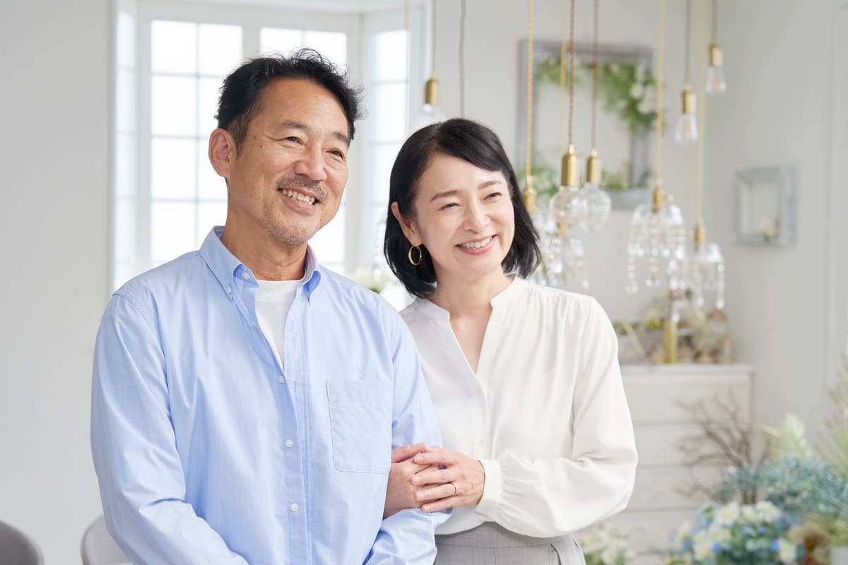 笑顔の夫婦