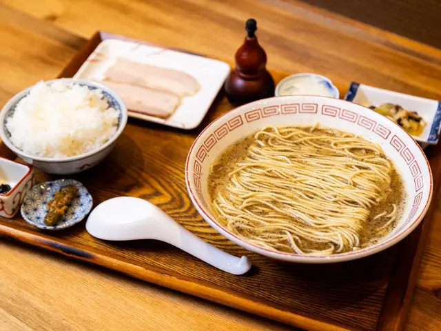 まるで“すする焼魚”や～！海富道の魚全開ラーメン定食（特製セット付）