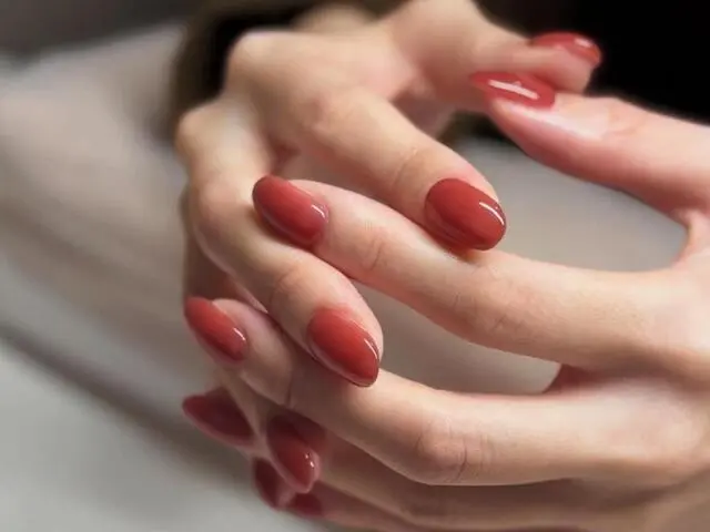 肌トーンに寄り添う、私だけの艶めきネイルを。スキンカラー診断付きパラジェル／マグネット