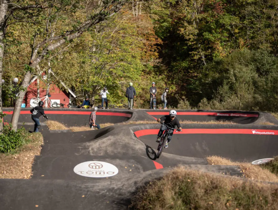 東日本初！完全舗装型パンプトラックで、究極の凸凹道を乗りこなす一日