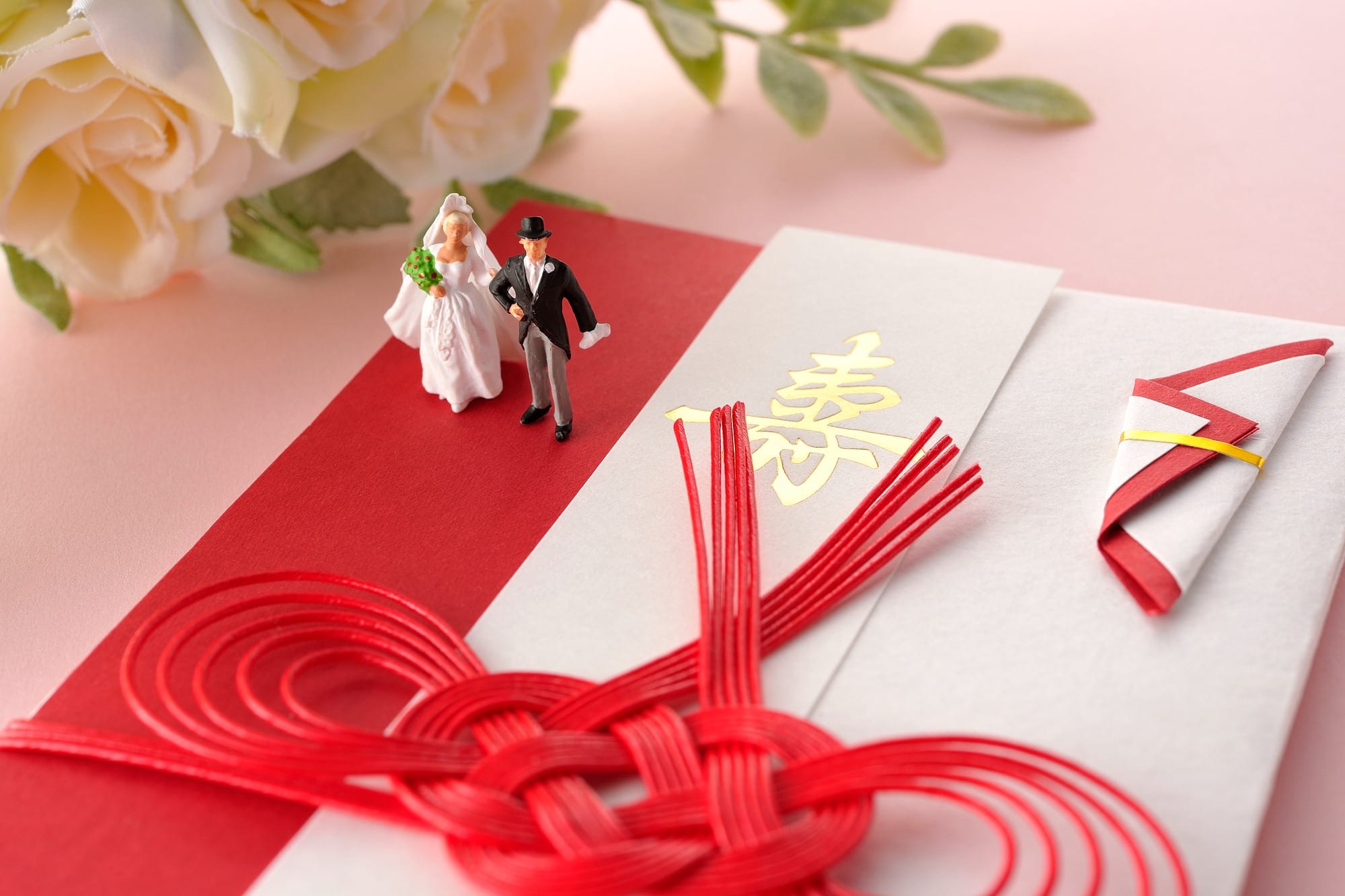 結婚祝いののし袋と水引の写真