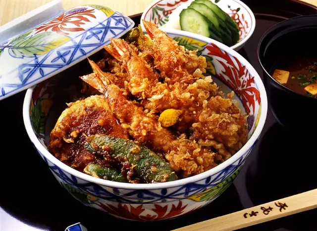 外苑前「天青」でいただく、絹衣仕立ての海老天丼ランチ