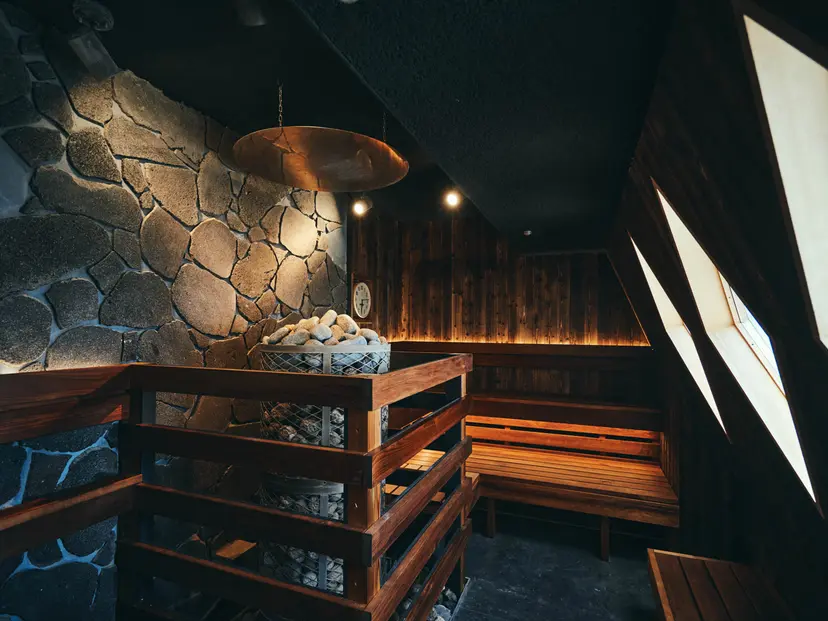 【男性限定】天国に一番近いサウナ「天空のアジト マルシンスパ」で、"ととのう"を超えるウィスキング体験