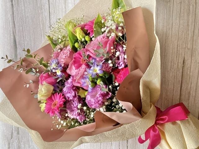 お祝いの花束