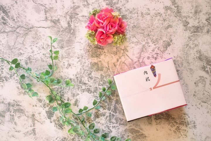 内祝いののしをつけた結婚祝いのお返し