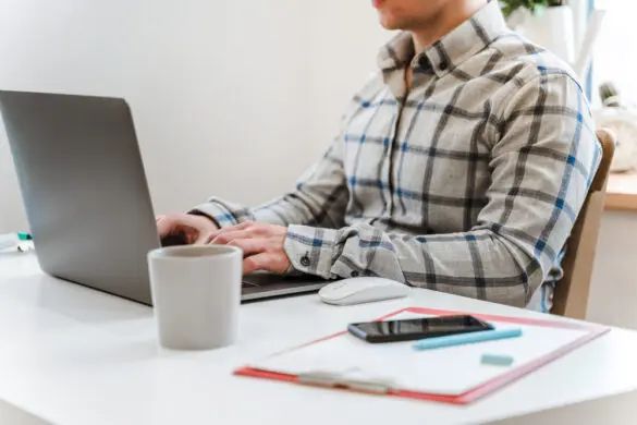 6 Daily Habits That Increase Your Risk of Cancer