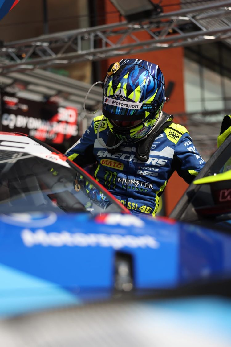 INSIGHT: How does Valentino Rossi compare to his BMW teammates?