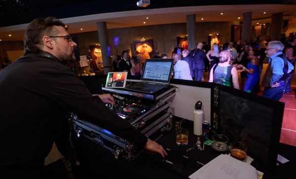 Frenzy on the dance-floor!