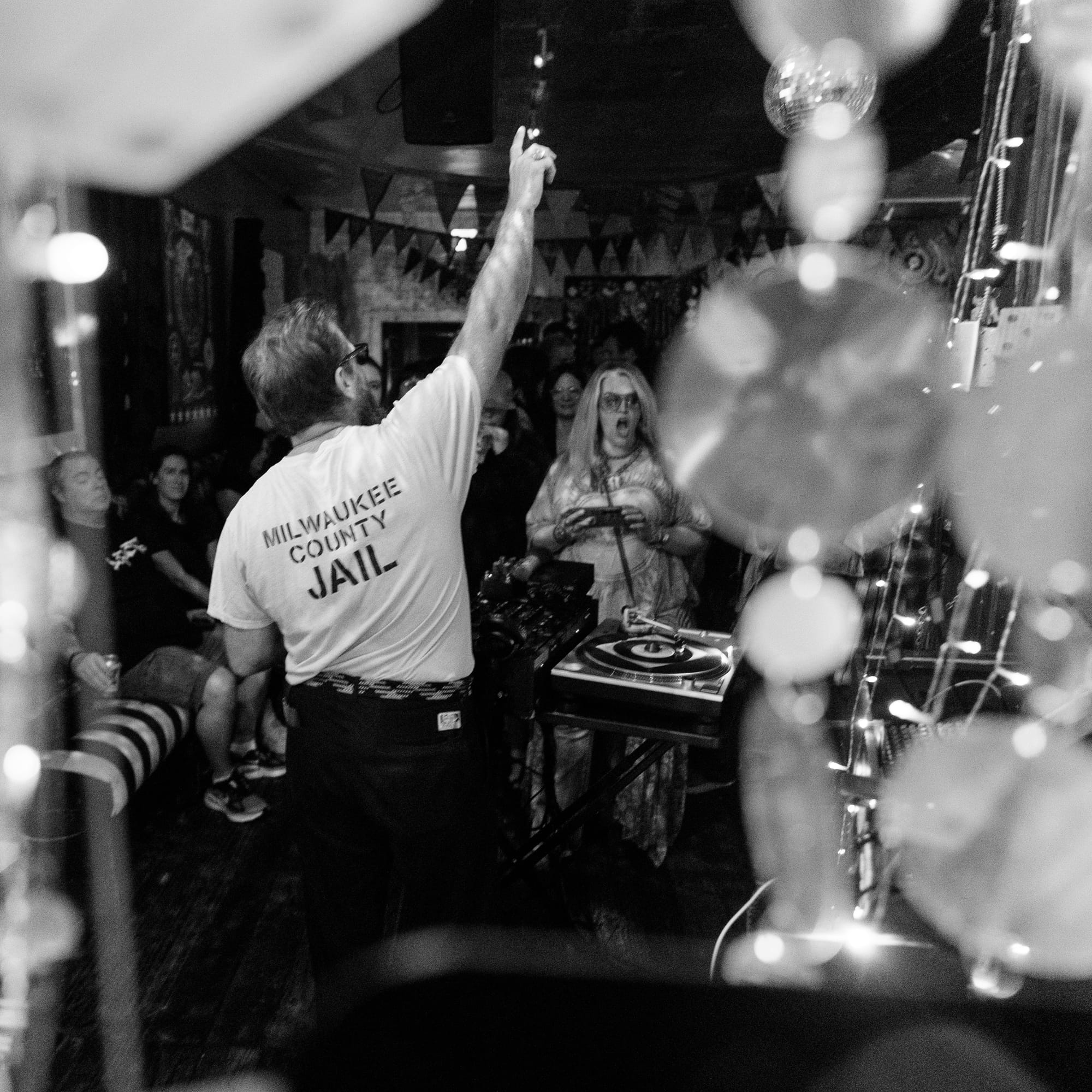 JB & Dan Auerbach @ Bar DKDC