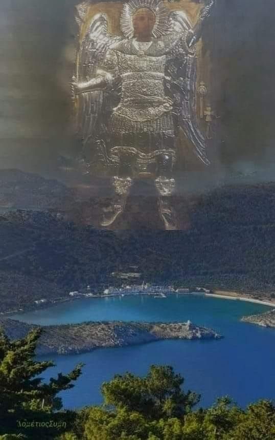 Ο Αρχάγγελος Μιχαήλ Πανορμίτη πάνω από την Σύμη