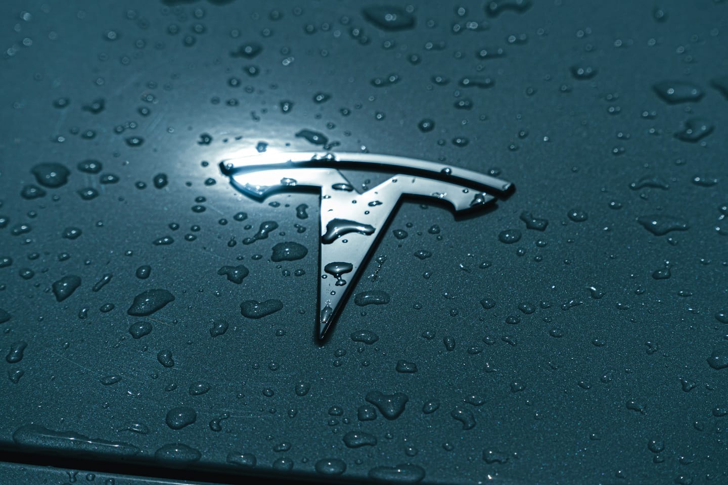 Que cuidados devo ter ao fazer a limpeza do Tesla
