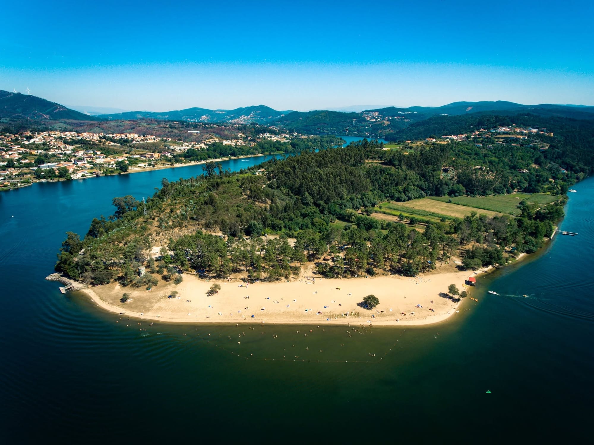 12 praias fluviais em Portugal para conhecer este verão
