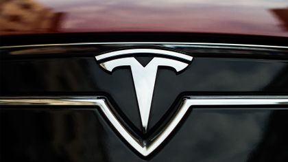 Tesla anuncia grande atualização de verão com novos comandos do Grok e rotas personalizadas