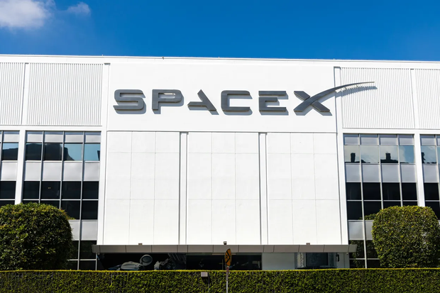 SpaceX avança com nova estação Starlink para oferecer internet com velocidades de gigabit