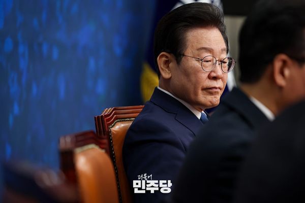 Lee Jae-myung’s Furious Race to the Center