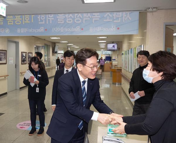 South Korean Society Turns More Conservative: Data