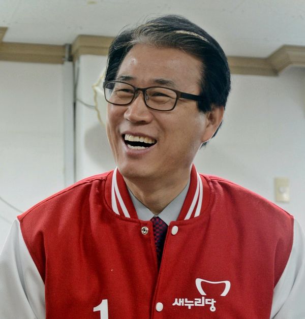 Lee Jae-myung Finds Unlikely Allies in Deep Red Territory