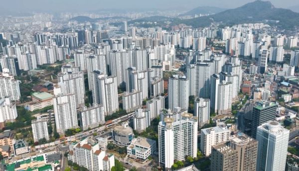 Lee Jae-myung Administration’s First Real Estate Policy Tightens Mortgage Loans