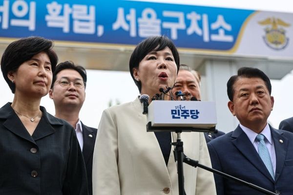 Seoul Detention Center Chief Sacked Over Special Treatment for Yoon Suk-yeol