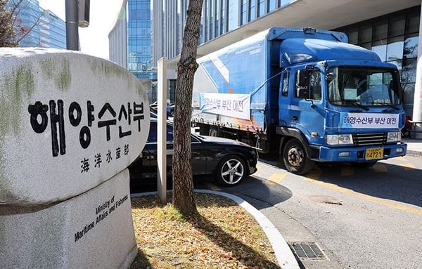 Can Lee Jae-myung Stem the Tide of Migration to Seoul?