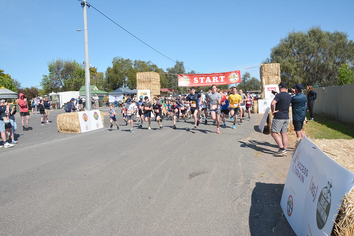 The beginning of the boys’ Mountain Dash.