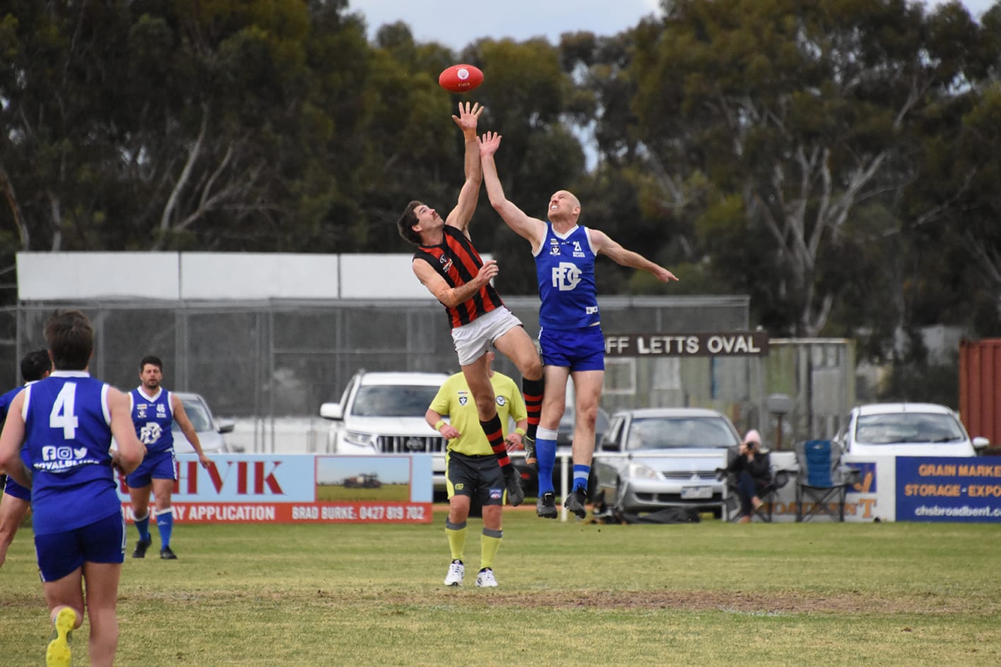 The battle in the centre between Wedderburn’s Jordan Hargreaves and Donald’s Andrew Browne.