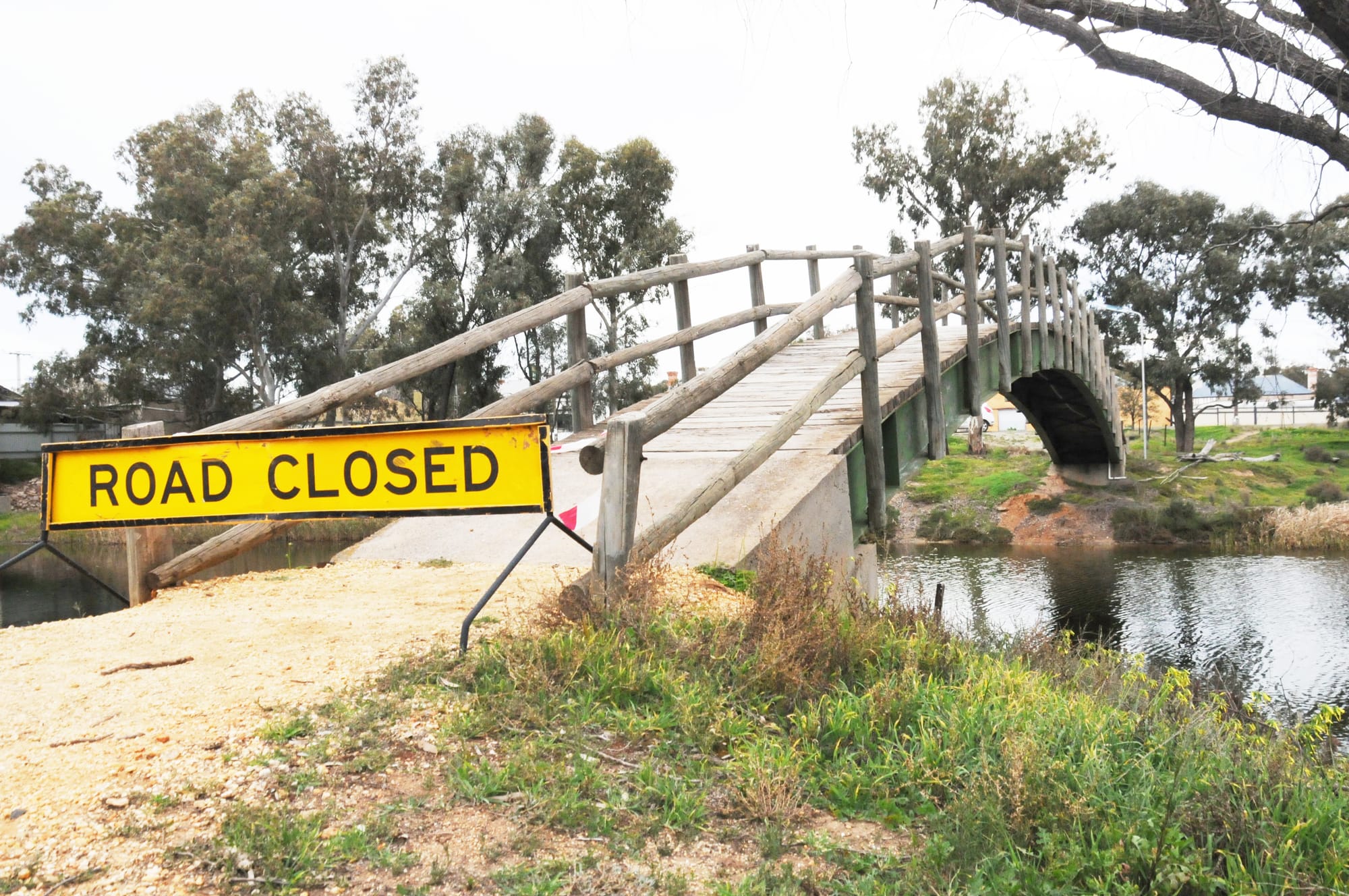 Donald's “Coathanger” Bridge Closed