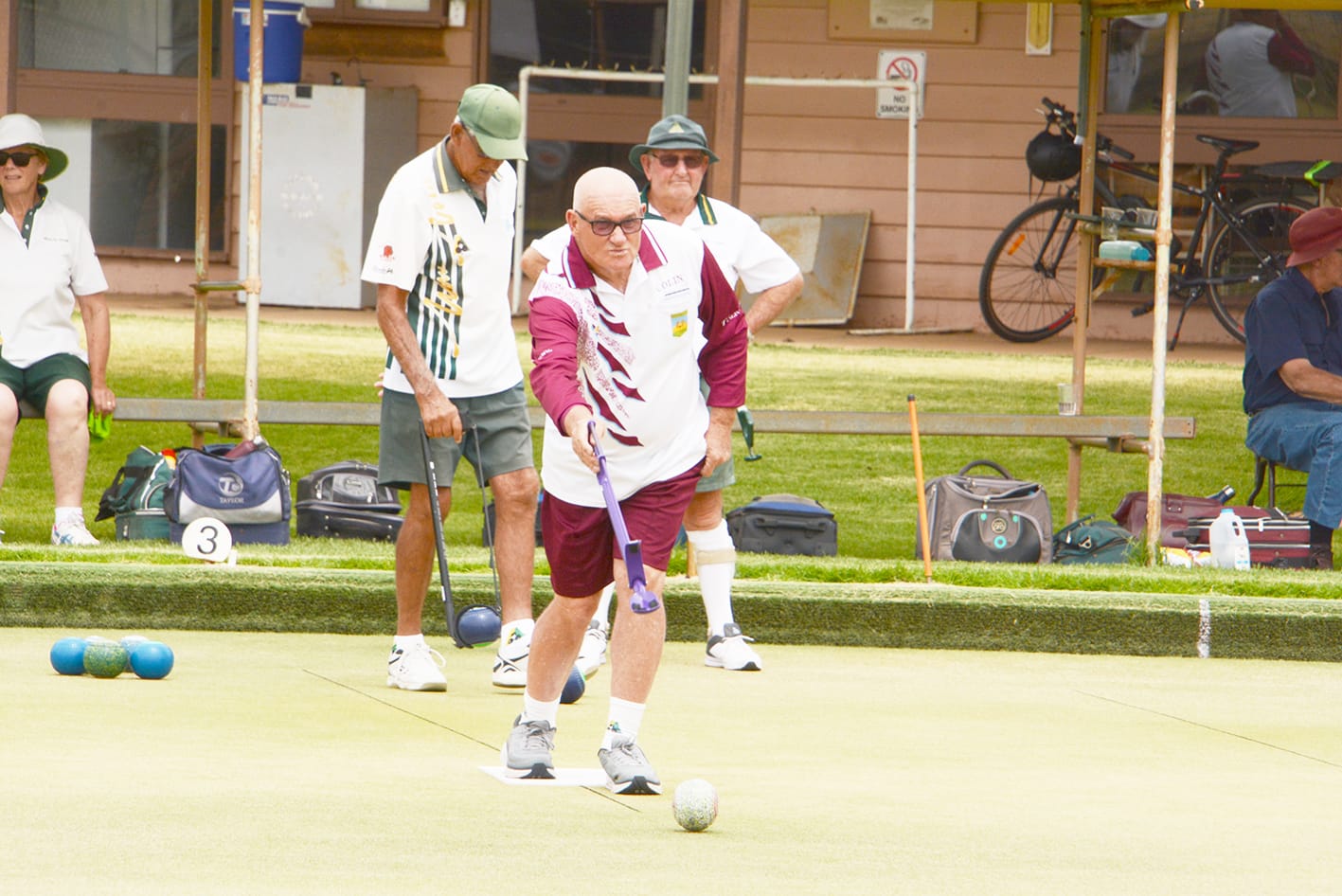 Mixed Results for Donald Golf Bowls