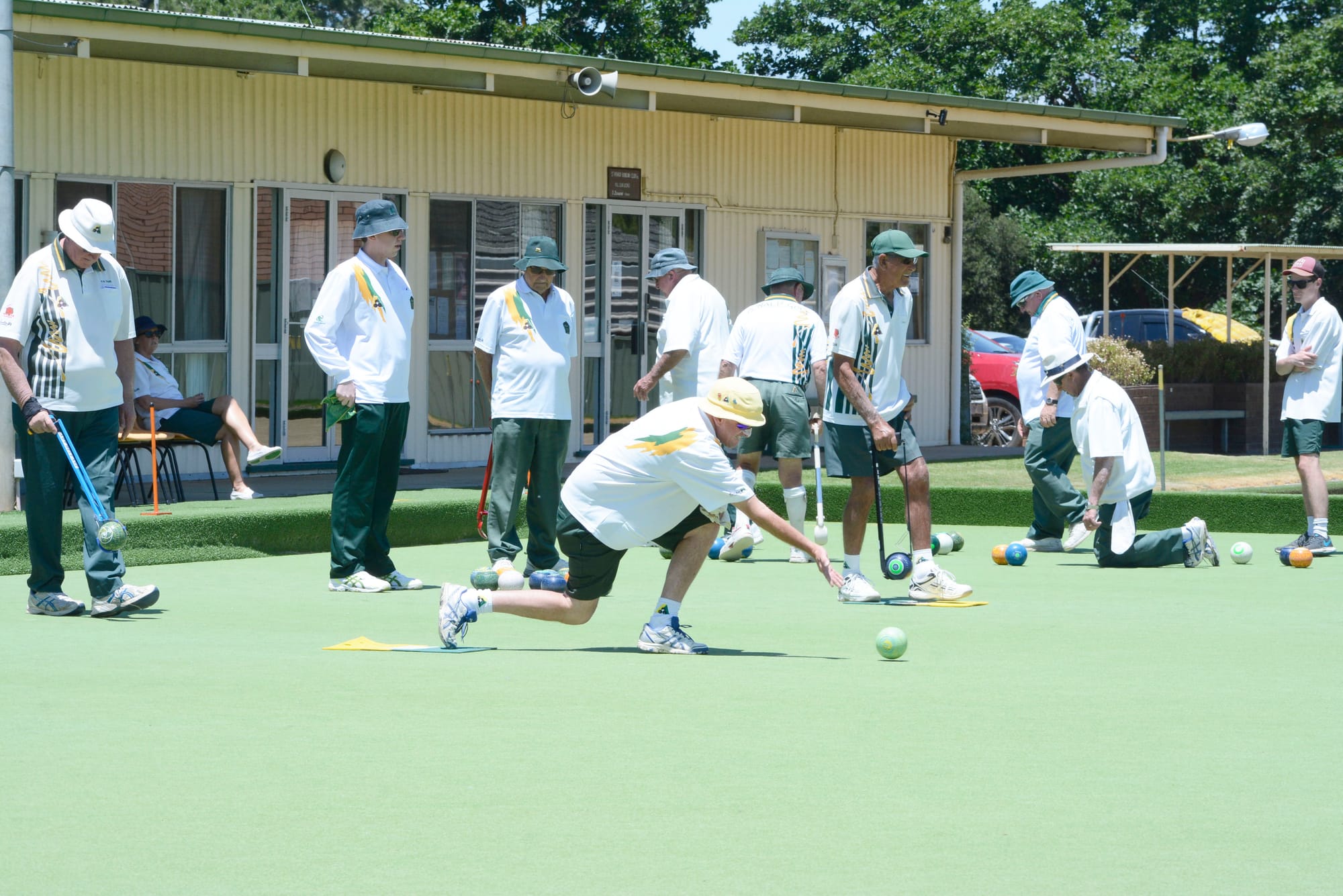 St. Arnaud Outpoints Donald Golf